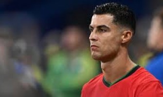 Ronaldo werd op de avond van zijn uitschakeling door vele beroemdheden gebombardeerd